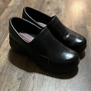 Wolverine Black Leather Women's Slip-Ons